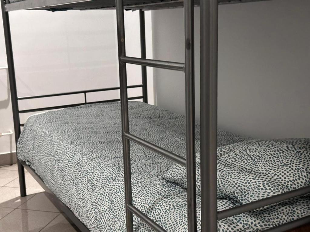 Golebia Hostel Познан Екстериор снимка