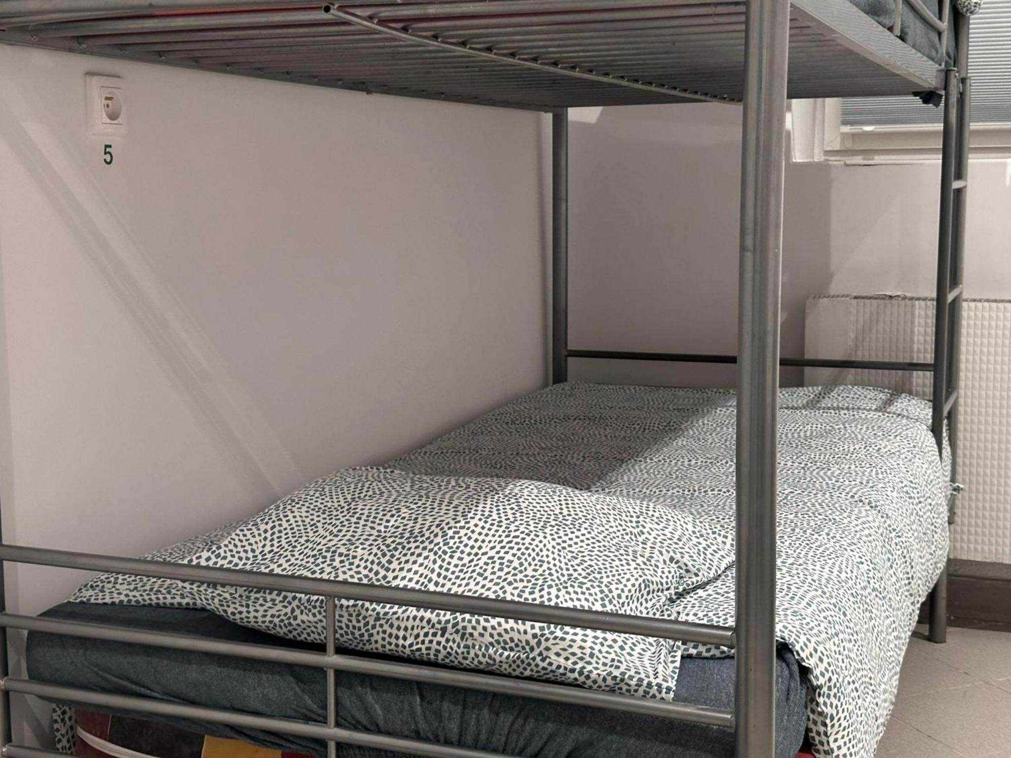 Golebia Hostel Познан Екстериор снимка